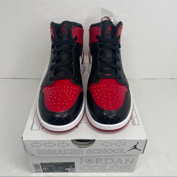 Nike Air Jordan 1 Retro Mid GS SE “Bred Text” NEW 2022 - Picture 2 of 4